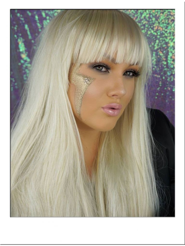 Long Blonde Wig With Fringe